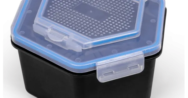 Cutie momeala Zebco - Secure-Lock Bait Box and Sieve 2.0L